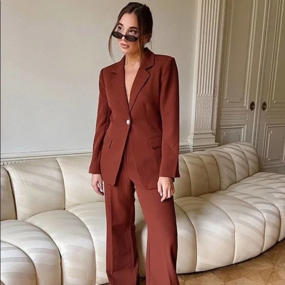 DANIELLE BERNSTEIN Jackets & Blazers - NWT Danielle Bernstein 1-Button Rhinestone Blazer Warm Brown XS